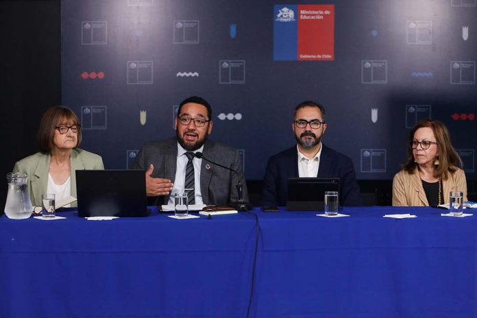 Resultados de la PAES: 231 mil personas están habilitadas para postular a las universidades del Sistema de Acceso a la Educación Superior Resultados de la PAES: 231 mil personas están habilitadas para postular a las universidades del Sistema de Acceso a la Educación Superior