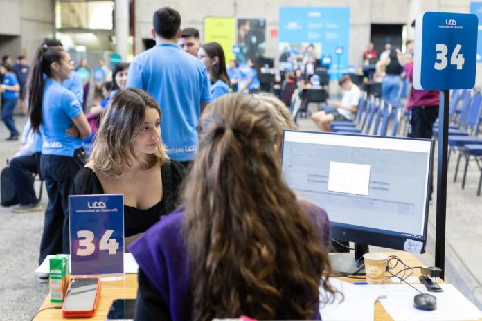 UDD habilita Centro de Atención al Postulante para el proceso de Admisión 2025