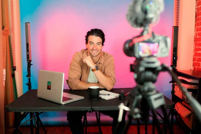 Tendencias 2025 para el marketing digital e inbound: el poder del video y la conexión de las comunidades digitales como punto central  Tendencias 2025 para el marketing digital e inbound: el poder del video y la conexión de las comunidades digitales como punto central