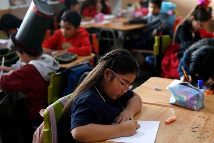 Año escolar 2025 más de 3 millones de estudiantes volverán a clases en marzo Año escolar 2025: más de 3 millones de estudiantes volverán a clases en marzo