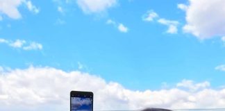 Cuatro tips para ver la pantalla del celular bajo el sol