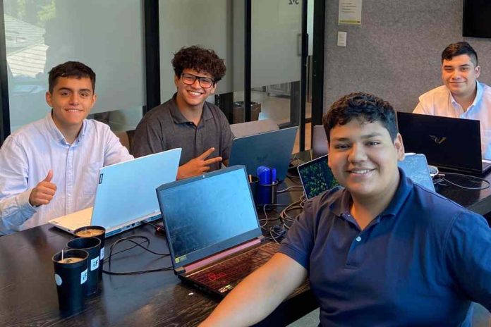 Jóvenes talentos de Colegio PuenteMaipo crean startup para mejorar la empleabilidad en Bajos de Mena