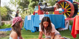 La Feria del Libro Infantil y Juvenil Santiago en 100 Palabras vuelve para despedir el verano