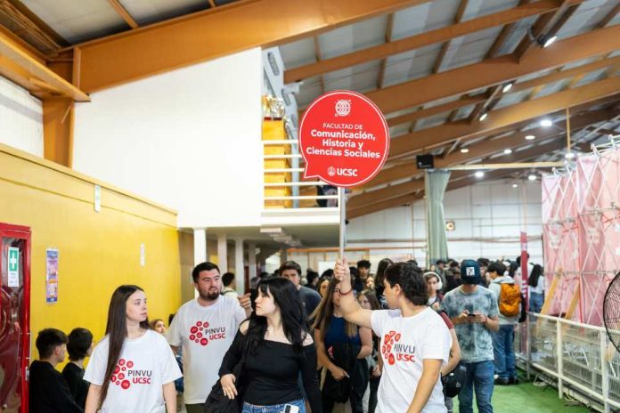 UCSC recibió a estudiantes novatos en Programa de Inducción a la Vida Universitaria UCSC recibió a estudiantes novatos en Programa de Inducción a la Vida Universitaria