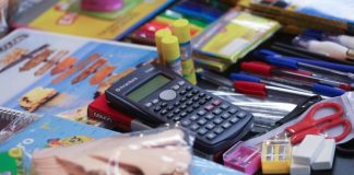 Experto detalla seis ventajas de comprar los útiles escolares en línea