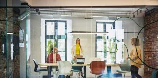 Workmonitor 2025: La seguridad laboral y el equilibrio entre trabajo y vida personal son factores clave para el talento en Chile