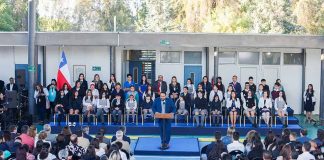 Autoridades del Mineduc inauguraron el año escolar 2025 en liceo municipal de Colina