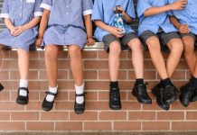 Consejos para lavar los uniformes escolares y alargar su vida útil