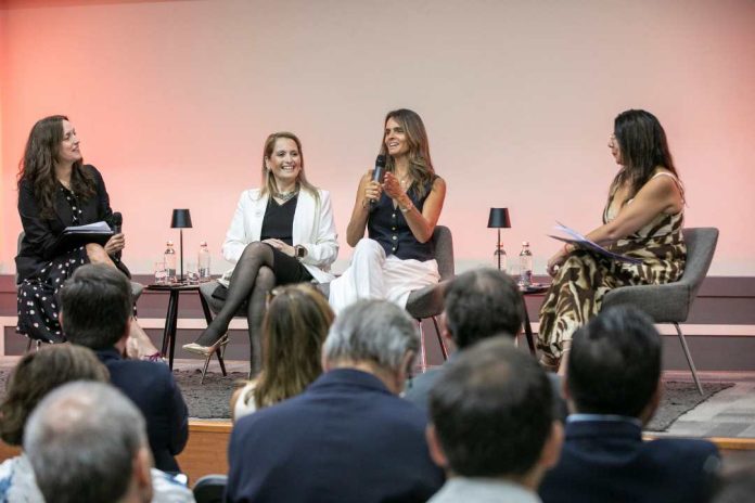 Conversatorio “Mujeres que inspiran construyendo futuro para las nuevas generaciones” inaugura Ciclo 8M de UDLA Conversatorio “Mujeres que inspiran construyendo futuro para las nuevas generaciones” inaugura Ciclo 8M de UDLA