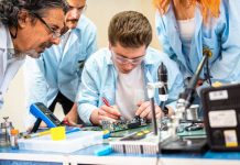 Edtech chilena capacita a docentes para llevar experimentos científicos y enseñanza STEAM al aula