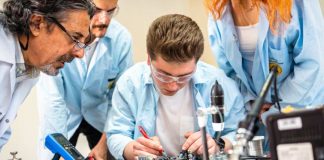 Edtech chilena capacita a docentes para llevar experimentos científicos y enseñanza STEAM al aula