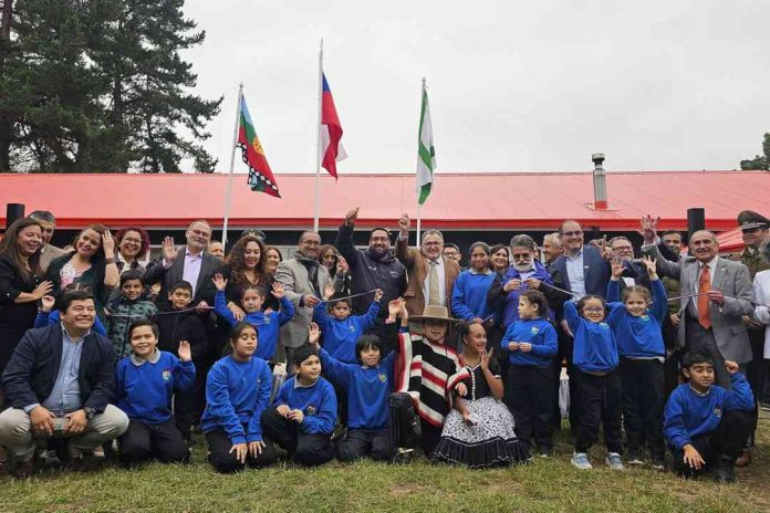 Ministro Cataldo: “Tenemos el compromiso de generar condiciones habilitantes y dignidad a las comunidades educativas para que puedan reforzar sus aprendizajes”