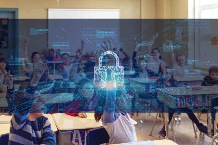 PROTECCIÓN DE DATOS DE NIÑOS, NIÑAS Y ADOLESCENTES UN DESAFÍO CLAVE AL INICIO DEL AÑO ESCOLAR PROTECCIÓN DE DATOS DE NIÑOS, NIÑAS Y ADOLESCENTES: UN DESAFÍO CLAVE AL INICIO DEL AÑO ESCOLAR
