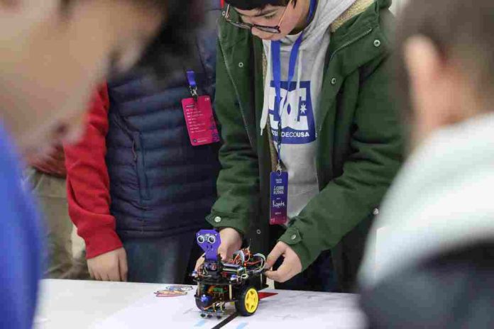 _ UTalca y Mustakis abren convocatoria para talleres gratuitos de robótica y creación de videojuegos UTalca y Mustakis abren convocatoria para talleres gratuitos de robótica y creación de videojuegos