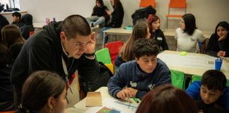 Volando en V: el emprendimiento social que previene el bullying en los colegios lanza nueva campaña contra el ciberacoso