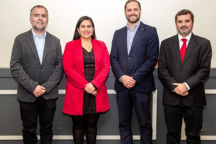 Alcaldes de la RM analizan en UDLA la importancia de la participación ciudadana Alcaldes de la RM analizan en UDLA la importancia de la participación ciudadana