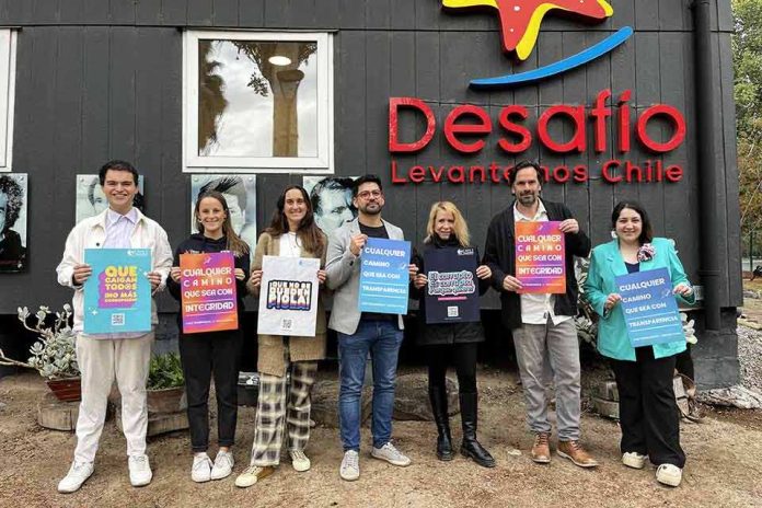 Chile Transparente reconoce a Desafío Levantemos Chile con Sello de Integridad Chile Transparente reconoce a Desafío Levantemos Chile con Sello de Integridad
