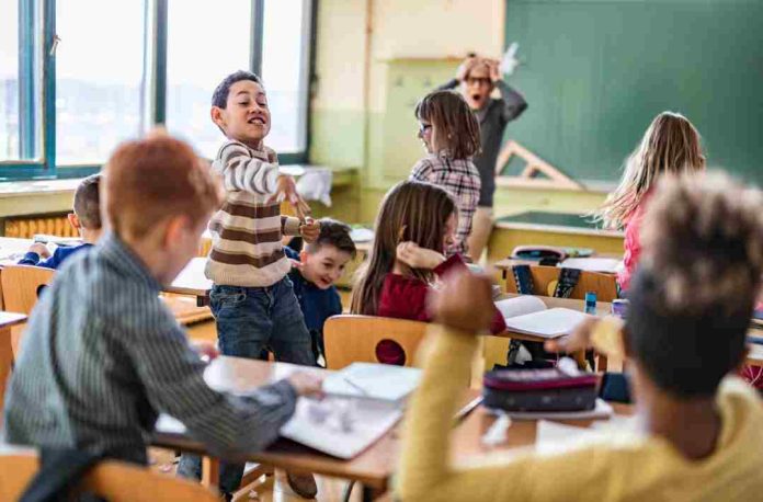 Día de la Convivencia Escolar ¿Por qué la educación emocional debe ser un eje central del sistema educativo Día de la Convivencia Escolar: ¿Por qué la educación emocional debe ser un eje central del sistema educativo?