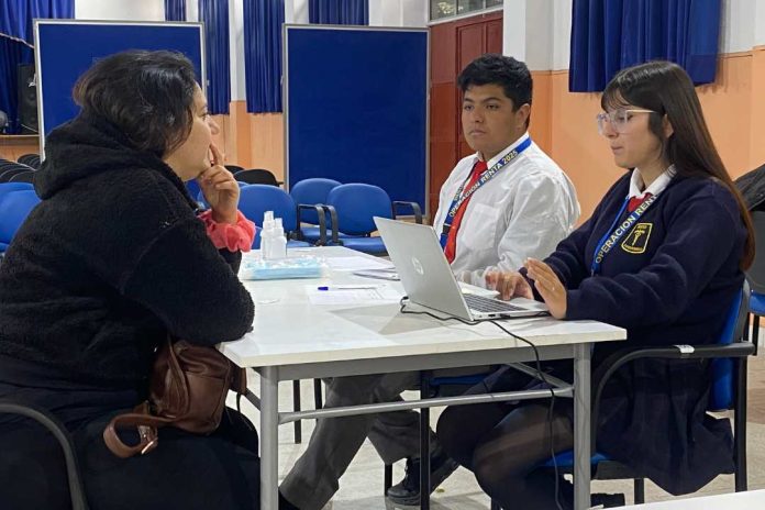 Estudiantes del INSUCO asesoran sobre el proceso de declaración de renta Estudiantes del INSUCO asesoran sobre el proceso de declaración de renta