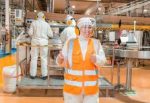 Jóvenes formados en liceos técnicos ingresan al mundo laboral sin dejar sus estudios gracias a Ley de Estatuto Joven Jóvenes formados en liceos técnicos ingresan al mundo laboral sin dejar sus estudios gracias a Ley de Estatuto Joven