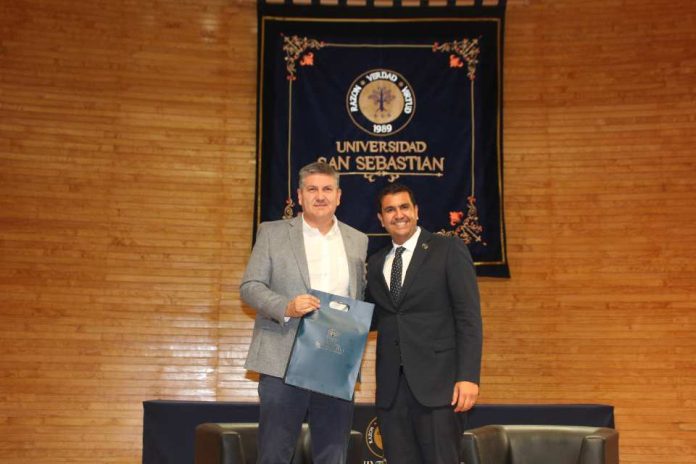 MULTI X INAUGURA AÑO ACADÉMICO DE FACULTAD DE ECONOMÍA, NEGOCIOS Y GOBIERNO EN USS DE PUERTO MONTT