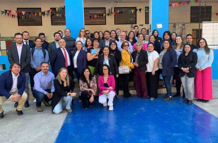 Más de 300 representantes de la región se reúnen en Encuentros Provinciales para dar inicio al nuevo ciclo de la Red Futuro Técnico Valparaíso Más de 300 representantes de la región se reúnen en Encuentros Provinciales para dar inicio al nuevo ciclo de la Red Futuro Técnico Valparaíso