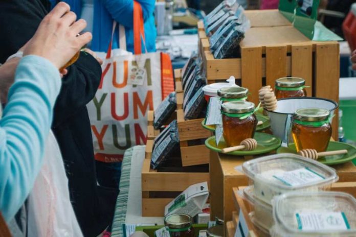 Más del 80% de los emprendimientos en La Araucanía nacen por necesidad Experta UCT llama a fortalecer la innovación y el financiamiento Más del 80% de los emprendimientos en La Araucanía nacen por necesidad: Experta UCT llama a fortalecer la innovación y el financiamiento