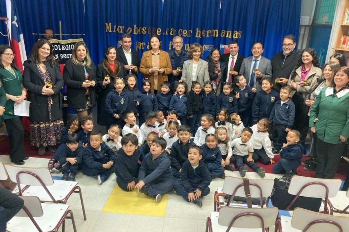 Reconocen iniciativas de colegios penquistas en el “Día de la Convivencia Escolar” Reconocen iniciativas de colegios penquistas en el “Día de la Convivencia Escolar”
