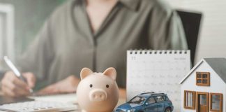 Según sondeo realizado por DefensaDeudores.cl: Marzo deja a casi 6 de cada 10 personas más endeudadas