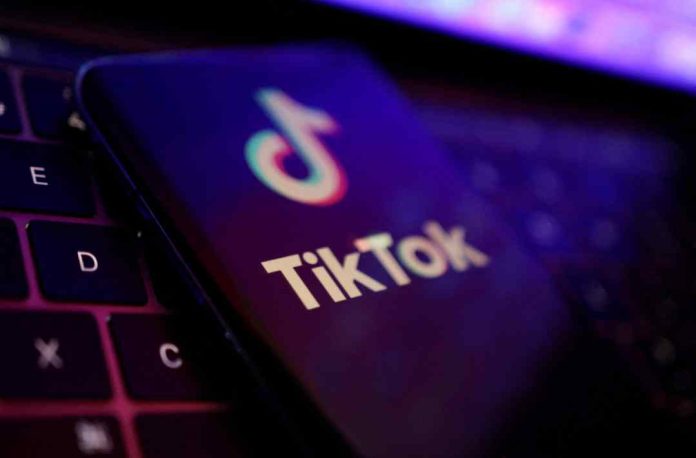 TikTok ya no es sólo baile se dispara como fuente de información y supera a los diarios en ChileLiceo de Tongoy  TikTok ya no es sólo baile: se dispara como fuente de información y supera a los diarios en Chile
