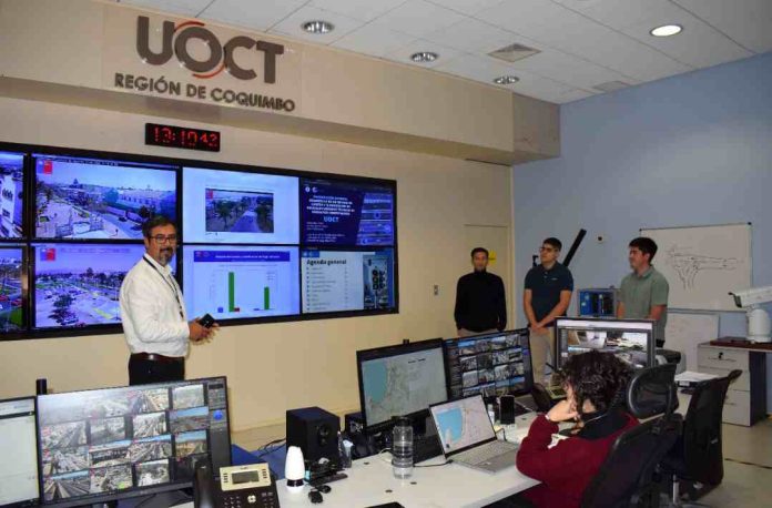 UOCT Coquimbo y tesistas de la UCN desarrollaron sistema de conteo de vehículos mediante inteligencia artificial UOCT Coquimbo y tesistas de la UCN desarrollaron sistema de conteo de vehículos mediante inteligencia artificial