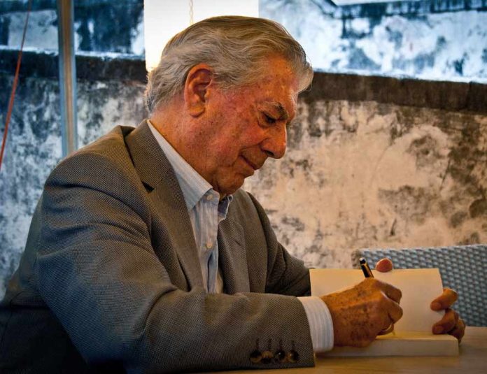 Académico UCSC destaca la vigencia y profundidad de Vargas Llosa Académico UCSC destaca la vigencia y profundidad de Vargas Llosa