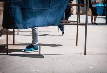 Analista plantea que restringir el voto migrante en año electoral debilita la institucionalidad