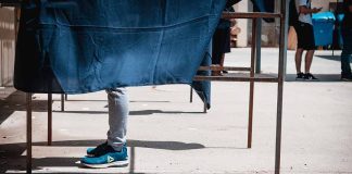 Analista plantea que restringir el voto migrante en año electoral debilita la institucionalidad