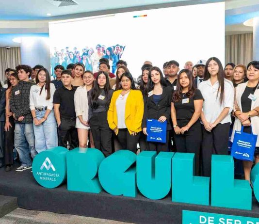 Cien personas de la región cumplen sueño de estudios superiores gracias a becas de Antofagasta Minerals