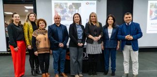 Docentes y asistentes de colegios de Quilpué se capacitan en estrategias inclusivas para abordar el autismo a través de proyecto Aula del Futuro de UDLA