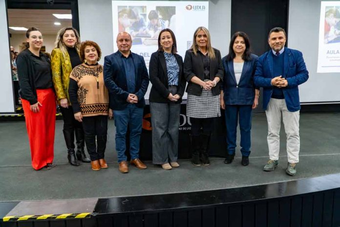 Docentes y asistentes de colegios de Quilpué se capacitan en estrategias inclusivas para abordar el autismo a través de proyecto Aula del Futuro de UDLA Docentes y asistentes de colegios de Quilpué se capacitan en estrategias inclusivas para abordar el autismo a través de proyecto Aula del Futuro de UDLA
