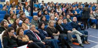 Docentes y asistentes de colegios de Quilpué se capacitan en estrategias inclusivas para abordar el autismo a través de proyecto Aula del Futuro de UDLA