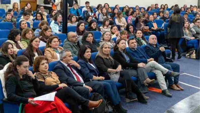Docentes y asistentes de colegios de Quilpué se capacitan en estrategias inclusivas para abordar el autismo a través de proyecto Aula del Futuro de UDLA Docentes y asistentes de colegios de Quilpué se capacitan en estrategias inclusivas para abordar el autismo a través de proyecto Aula del Futuro de UDLA