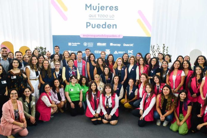 Experimento social de Fundación Luksic refleja cómo la actitud de los adultos frente a intereses de las niñas, puede incidir en su desarrollo profesional Experimento social de Fundación Luksic refleja cómo la actitud de los adultos frente a intereses de las niñas, puede incidir en su desarrollo profesional