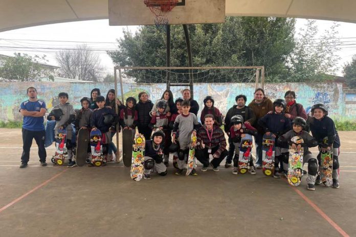 Fundación Kiri reúne a padres y apoderados para conocer la experiencia de los talleres Kiri junto a niños y niñas Fundación Kiri reúne a padres y apoderados para conocer la experiencia de los talleres Kiri junto a niños y niñas