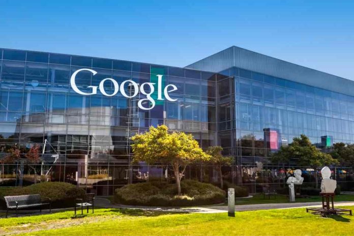 Google ¿Por qué la FNE demandó a Google por sus prácticas en Chile? Experto explica