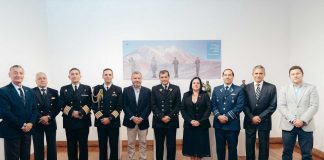 “Grandes Personajes de Nuestra Historia Naval” se reúnen en Sala de Arte Casa Collahuasi en el Mes del Mar “Grandes Personajes de Nuestra Historia Naval” se reúnen en Sala de Arte Casa Collahuasi en el Mes del Mar