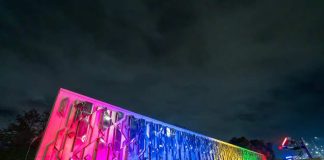 Iluminan icónico Friso Cinético de la artista Matilde Pérez