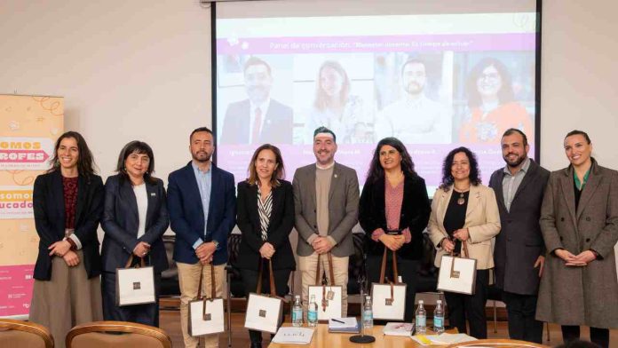 Lanzan versión 2025 de programa “Somos Profes – Somos Educadores” con foco en bienestar docente Lanzan versión 2025 de programa “Somos Profes – Somos Educadores” con foco en bienestar docente