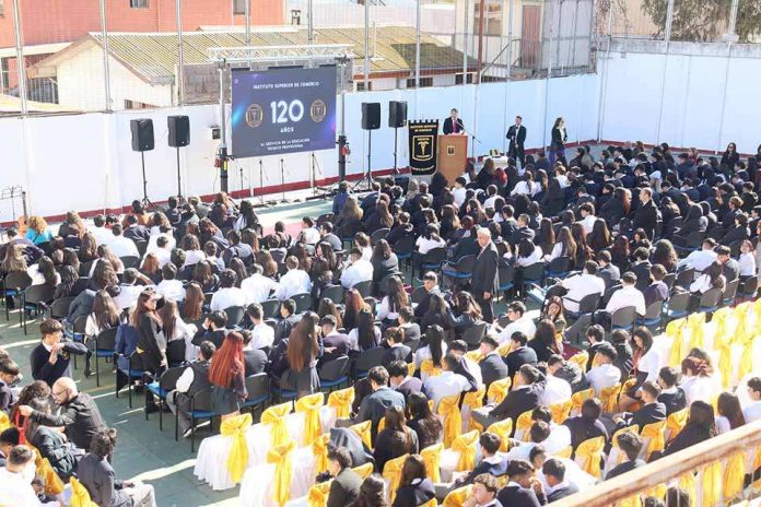 Liceo Bicentenario INSUCO celebró 120 años de educación técnico-profesional en Coquimbo Liceo Bicentenario INSUCO celebró 120 años de educación técnico-profesional en Coquimbo