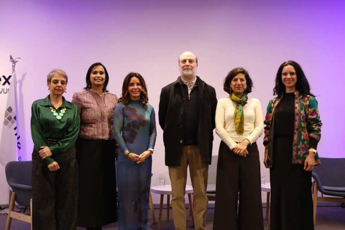 Ministra de Ciencia destaca rol de políticas públicas y establecimientos educacionales para superar prejuicios sobre mujeres en carreras STEM Ministra de Ciencia destaca rol de políticas públicas y establecimientos educacionales para superar prejuicios sobre mujeres en carreras STEM