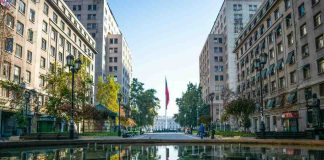 Nuevo pulso de la política chilena: Estudio señala que el centro se mueve a la derecha