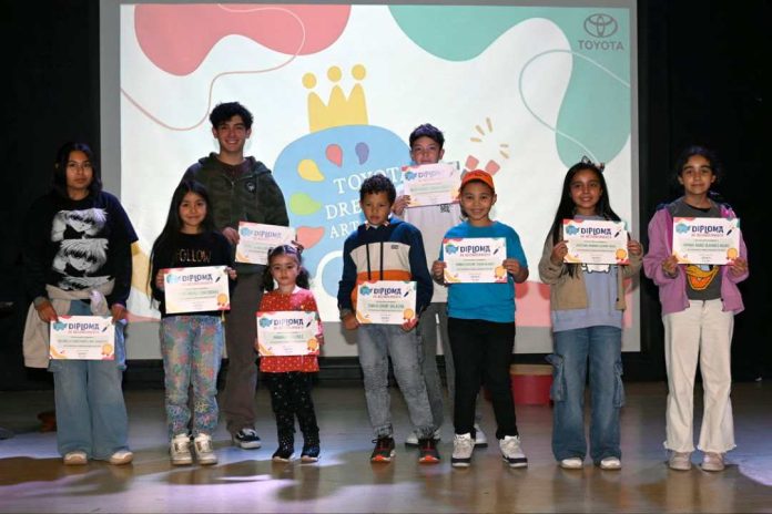 Toyota celebra a los ganadores del Dream Car Art Contest en Kidzania Toyota celebra a los ganadores del Dream Car Art Contest en Kidzania