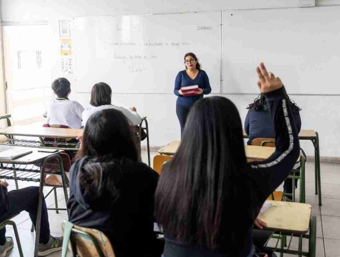 Uno de cada tres estudiantes en Chile comienza el año con ausentismo crónico